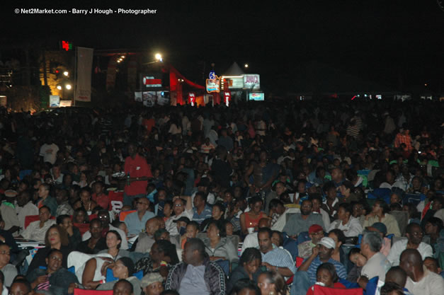 Audience & Venue - Air Jamaica Jazz & Blues Festival 2007 - The Art of Music - Thursday, January 26th - 10th Anniversary - The Aqueduct on Rose Hall - Air Jamaica Jazz & Blues Festival 2007 - The Art of Music - Tuesday, January 23 - Saturday, January 27, 2007, The Aqueduct on Rose Hall, Montego Bay, Jamaica - Negril Travel Guide, Negril Jamaica WI - http://www.negriltravelguide.com - info@negriltravelguide.com...!