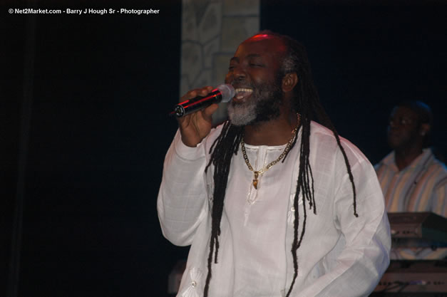 Freddy McGregor @ The Aqueduct on Rose Hall - Friday, January 26, 2007 - 10th Anniversary - Air Jamaica Jazz & Blues Festival 2007 - The Art of Music - Tuesday, January 23 - Saturday, January 27, 2007, The Aqueduct on Rose Hall, Montego Bay, Jamaica - Negril Travel Guide, Negril Jamaica WI - http://www.negriltravelguide.com - info@negriltravelguide.com...!