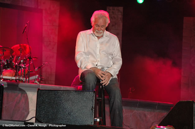 Kenny Rogers @ The Aqueduct on Rose Hall - Friday, January 26, 2007 - 10th Anniversary - Air Jamaica Jazz & Blues Festival 2007 - The Art of Music - Tuesday, January 23 - Saturday, January 27, 2007, The Aqueduct on Rose Hall, Montego Bay, Jamaica - Negril Travel Guide, Negril Jamaica WI - http://www.negriltravelguide.com - info@negriltravelguide.com...!