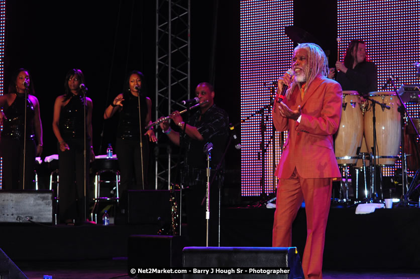 Billy Ocean at the Air Jamaica Jazz and Blues Festival 2008 The Art of Music - Saturday, January 26, 2008 - Air Jamaica Jazz & Blues 2008 The Art of Music venue at the Aqaueduct on Rose Hall Resort & Counrty Club, Montego Bay, St. James, Jamaica W.I. - Thursday, January 24 - Saturday, January 26, 2008 - Photographs by Net2Market.com - Claudine Housen & Barry J. Hough Sr, Photographers - Negril Travel Guide, Negril Jamaica WI - http://www.negriltravelguide.com - info@negriltravelguide.com...!