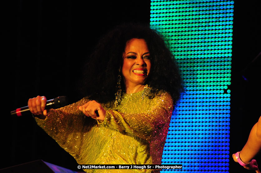 Diana Ross at the Air Jamaica Jazz and Blues Festival 2008 The Art of Music - Saturday, January 26, 2008 - Air Jamaica Jazz & Blues 2008 The Art of Music venue at the Aqaueduct on Rose Hall Resort & Counrty Club, Montego Bay, St. James, Jamaica W.I. - Thursday, January 24 - Saturday, January 26, 2008 - Photographs by Net2Market.com - Claudine Housen & Barry J. Hough Sr, Photographers - Negril Travel Guide, Negril Jamaica WI - http://www.negriltravelguide.com - info@negriltravelguide.com...!