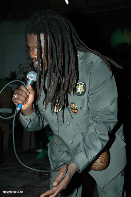 The Messenger, Reggae Super Star - Luciano - Gregory Isaacs - Bobby Dread - Swallow - backed by the Indika Band - Boubon Beach Restaurant, Beach Bar & Oceanfront Accommodations - Negril Travel Guide, Negril Jamaica WI - http://www.negriltravelguide.com - info@negriltravelguide.com...!