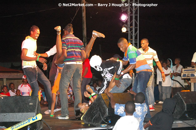 Cross De Harbour @ Lucea Car Park presented by Linkz Entertainment in association with Lucea Chamber of Commerce - Featuring Freddy Mc Gregor, Iley Dread, Mr. Vegas, Lt. Elmo, Champagne, Merital, CC, Brillant, TQ, Mad Dog, Chumps - Lucea, Hanover, Jamaica - Negril Travel Guide.com, Negril Jamaica WI - http://www.negriltravelguide.com - info@negriltravelguide.com...!