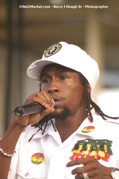 Jah Cure - Cure Fest 2007 - Longing For Concert at Trelawny Multi Purpose Stadium, Trelawny, Jamaica - Sunday, October 14, 2007 - Cure Fest 2007 October 12th-14th, 2007 Presented by Danger Promotions, Iyah Cure Promotions, and Brass Gate Promotions - Alison Young, Publicist - Photographs by Net2Market.com - Barry J. Hough Sr, Photographer - Negril Travel Guide, Negril Jamaica WI - http://www.negriltravelguide.com - info@negriltravelguide.com...!