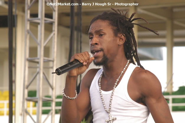 Jah Cure - Cure Fest 2007 - Longing For Concert at Trelawny Multi Purpose Stadium, Trelawny, Jamaica - Sunday, October 14, 2007 - Cure Fest 2007 October 12th-14th, 2007 Presented by Danger Promotions, Iyah Cure Promotions, and Brass Gate Promotions - Alison Young, Publicist - Photographs by Net2Market.com - Barry J. Hough Sr, Photographer - Negril Travel Guide, Negril Jamaica WI - http://www.negriltravelguide.com - info@negriltravelguide.com...!