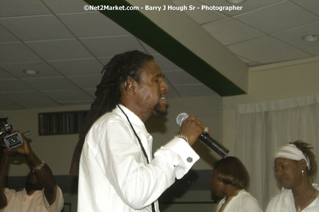 Jah Cure and Mother Pansetta Campbell - Reflections - Cure Fest 2007 - All White Birth-Night Party - Hosted by Jah Cure - Starfish Trelawny Hotel - Trelawny, Jamaica - Friday, October 12, 2007 - Cure Fest 2007 October 12th-14th, 2007 Presented by Danger Promotions, Iyah Cure Promotions, and Brass Gate Promotions - Alison Young, Publicist - Photographs by Net2Market.com - Barry J. Hough Sr, Photographer - Negril Travel Guide, Negril Jamaica WI - http://www.negriltravelguide.com - info@negriltravelguide.com...!