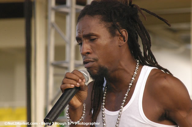 Jah Cure - Cure Fest 2007 - Longing For Concert at Trelawny Multi Purpose Stadium, Trelawny, Jamaica - Sunday, October 14, 2007 - Cure Fest 2007 October 12th-14th, 2007 Presented by Danger Promotions, Iyah Cure Promotions, and Brass Gate Promotions - Alison Young, Publicist - Photographs by Net2Market.com - Barry J. Hough Sr, Photographer - Negril Travel Guide, Negril Jamaica WI - http://www.negriltravelguide.com - info@negriltravelguide.com...!