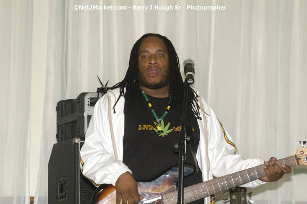 Live Wyya - Reflections - Cure Fest 2007 - All White Birth-Night Party - Hosted by Jah Cure - Starfish Trelawny Hotel - Trelawny, Jamaica - Friday, October 12, 2007 - Cure Fest 2007 October 12th-14th, 2007 Presented by Danger Promotions, Iyah Cure Promotions, and Brass Gate Promotions - Alison Young, Publicist - Photographs by Net2Market.com - Barry J. Hough Sr, Photographer - Negril Travel Guide, Negril Jamaica WI - http://www.negriltravelguide.com - info@negriltravelguide.com...!