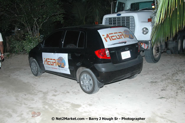 Hybrid Go Ultra - Independence Negril 2K7 - A Barefoot Beach Party @ The Hybrid Beach Cove aka Half Moon Beach Club, Sunday, August 5, 2007, Half Moon Beach, Hanover Parish, Jamaica - Negril Travel Guide.com, Negril Jamaica WI - http://www.negriltravelguide.com - info@negriltravelguide.com...!