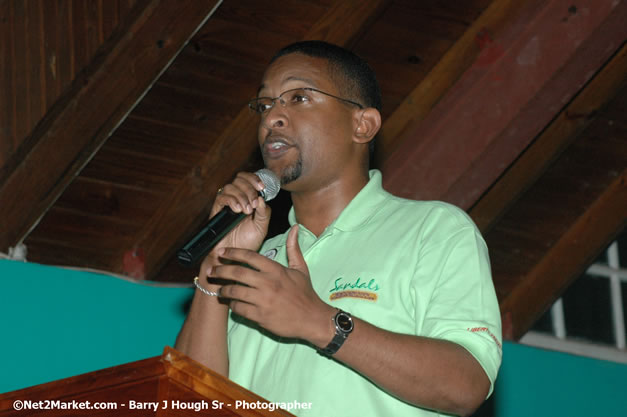 JUTA Tours Negril Chapter Annual Meeting - Clive Gordon Re-Elected as President, May 30, 2007, Negril Hills Golf Course, Sheffield, Westmoreland, Jamaica, W.I.  - Photographs by Net2Market.com - Negril Travel Guide, Negril Jamaica WI - http://www.negriltravelguide.com - info@negriltravelguide.com...!