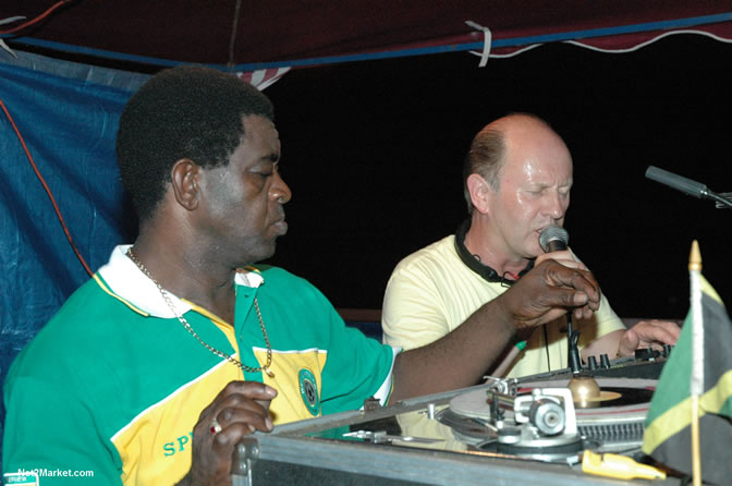 History Clash - Stone Love VS David Roddigan [Out of London] - June 5, 2005 - Presented by Jamaica Tamboo in association with Guinness - Negril Spot - Negril Travel Guide, Negril Jamaica WI - http://www.negriltravelguide.com - info@negriltravelguide.com...!