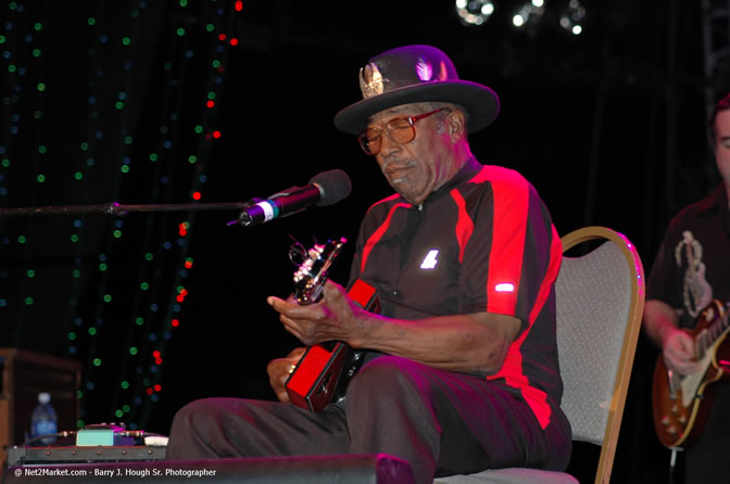 Bo Diddley - Air Jamaica Jazz & Blues Festival 2006 - The Art of Music - Cinnamon Hill Golf Club - Rosehall Resort & Country Club, Montego Bay, Jamaica W.I. - Thursday, Friday 27, 2006 - Negril Travel Guide, Negril Jamaica WI - http://www.negriltravelguide.com - info@negriltravelguide.com...!