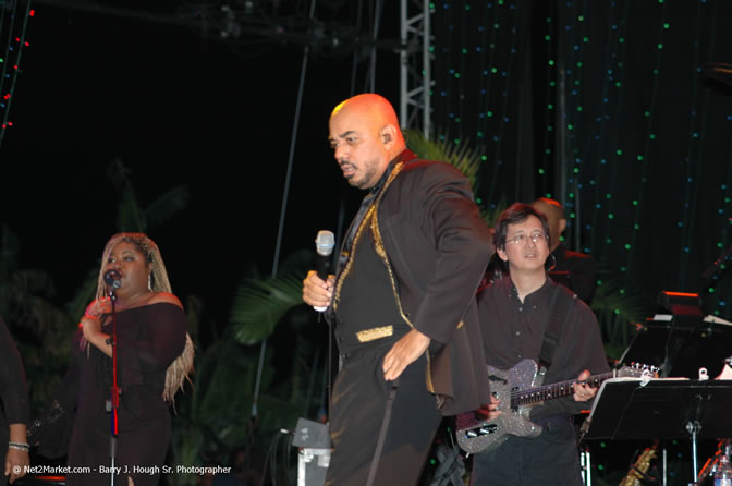 James Ingram - Air Jamaica Jazz & Blues Festival 2006 - The Art of Music - Cinnamon Hill Golf Club - Rosehall Resort & Country Club, Montego Bay, Jamaica W.I. - Thursday, Saturday 28, 2006 - Negril Travel Guide, Negril Jamaica WI - http://www.negriltravelguide.com - info@negriltravelguide.com...!