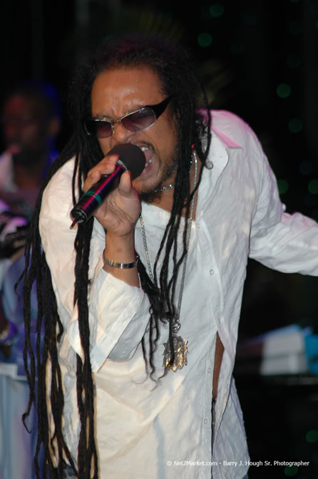 Maxi Priest - Air Jamaica Jazz & Blues Festival 2006 - The Art of Music - Cinnamon Hill Golf Club - Rosehall Resort & Country Club, Montego Bay, Jamaica W.I. - Thursday, Saturday 28, 2006 - Negril Travel Guide, Negril Jamaica WI - http://www.negriltravelguide.com - info@negriltravelguide.com...!