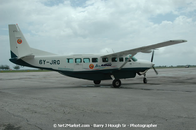 Intl. Airl Link - The Ultimate Connection - MBJ Airports Limited - Sangster International Airport - Domestic Terminal - Montego Bay, St James, Jamaica W.I. - MBJ Limited - Transforming Sangster International Airport into a world class facility - Photographs by Net2Market.com - Negril Travel Guide, Negril Jamaica WI - http://www.negriltravelguide.com - info@negriltravelguide.com...!