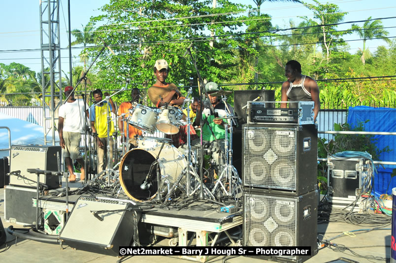 Marley Magic Traffic Jam - Celebrity Football @ Spring Break - Saturday, March 21, 2009 - Also Featuring: Kelley, Capleton, Junior Reid, Spragga Benz, Wayne Marshall, Munga, Romaine Virgo,Embee, Bango Herman, Flava K, Whisky Baggio, Andrew and Wadda Blood, Black Am I, Packa, Venue at Waz Beach, Norman Manley Boulevard, Negril Westmoreland, Jamaica - Saturday, March 21, 2009 - Photographs by Net2Market.com - Barry J. Hough Sr, Photographer/Photojournalist - Negril Travel Guide, Negril Jamaica WI - http://www.negriltravelguide.com - info@negriltravelguide.com...!