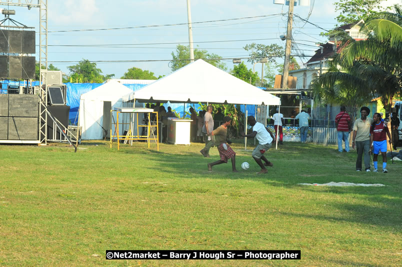 Marley Magic Traffic Jam - Celebrity Football @ Spring Break - Saturday, March 21, 2009 - Also Featuring: Kelley, Capleton, Junior Reid, Spragga Benz, Wayne Marshall, Munga, Romaine Virgo,Embee, Bango Herman, Flava K, Whisky Baggio, Andrew and Wadda Blood, Black Am I, Packa, Venue at Waz Beach, Norman Manley Boulevard, Negril Westmoreland, Jamaica - Saturday, March 21, 2009 - Photographs by Net2Market.com - Barry J. Hough Sr, Photographer/Photojournalist - Negril Travel Guide, Negril Jamaica WI - http://www.negriltravelguide.com - info@negriltravelguide.com...!