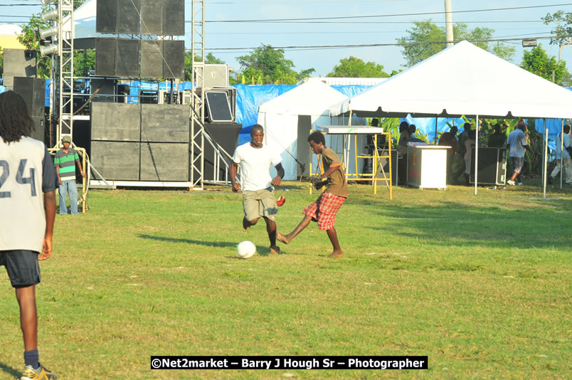 Marley Magic Traffic Jam - Celebrity Football @ Spring Break - Saturday, March 21, 2009 - Also Featuring: Kelley, Capleton, Junior Reid, Spragga Benz, Wayne Marshall, Munga, Romaine Virgo,Embee, Bango Herman, Flava K, Whisky Baggio, Andrew and Wadda Blood, Black Am I, Packa, Venue at Waz Beach, Norman Manley Boulevard, Negril Westmoreland, Jamaica - Saturday, March 21, 2009 - Photographs by Net2Market.com - Barry J. Hough Sr, Photographer/Photojournalist - Negril Travel Guide, Negril Jamaica WI - http://www.negriltravelguide.com - info@negriltravelguide.com...!