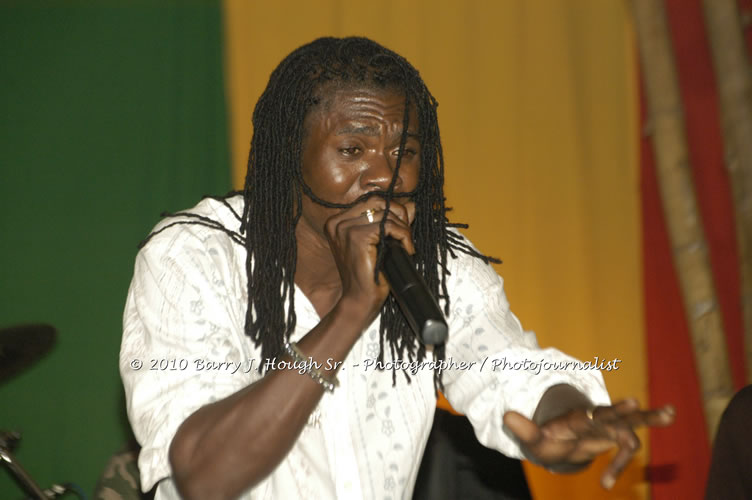 Chaka Demus & Pliers - Live In Concert @ Negril Escape Resort and Spa, December 8, 2009, One Love Drive, West End, Negril, Westmoreland, Jamaica W.I. - Photographs by Net2Market.com - Barry J. Hough Sr, Photographer/Photojournalist - Negril Travel Guide, Negril Jamaica WI - http://www.negriltravelguide.com - info@negriltravelguide.com...!