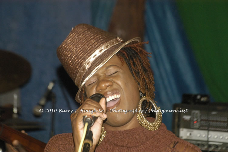 Etana - Live In Concert - One Love Reggae Concert Series 09/10 @ Negril Escape Resort and Spa, December 22, 2009, One Love Drive, West End, Negril, Westmoreland, Jamaica W.I. - Photographs by Net2Market.com - Barry J. Hough Sr, Photographer/Photojournalist - Negril Travel Guide, Negril Jamaica WI - http://www.negriltravelguide.com - info@negriltravelguide.com...!