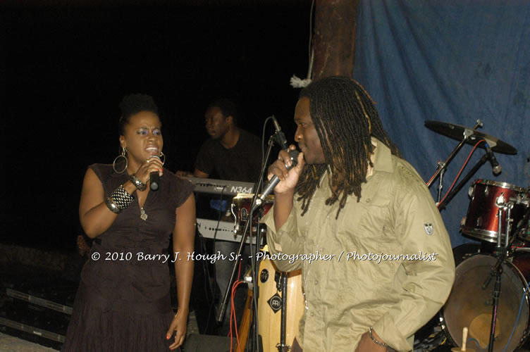 Etana - Live In Concert - One Love Reggae Concert Series 09/10 @ Negril Escape Resort and Spa, December 22, 2009, One Love Drive, West End, Negril, Westmoreland, Jamaica W.I. - Photographs by Net2Market.com - Barry J. Hough Sr, Photographer/Photojournalist - Negril Travel Guide, Negril Jamaica WI - http://www.negriltravelguide.com - info@negriltravelguide.com...!