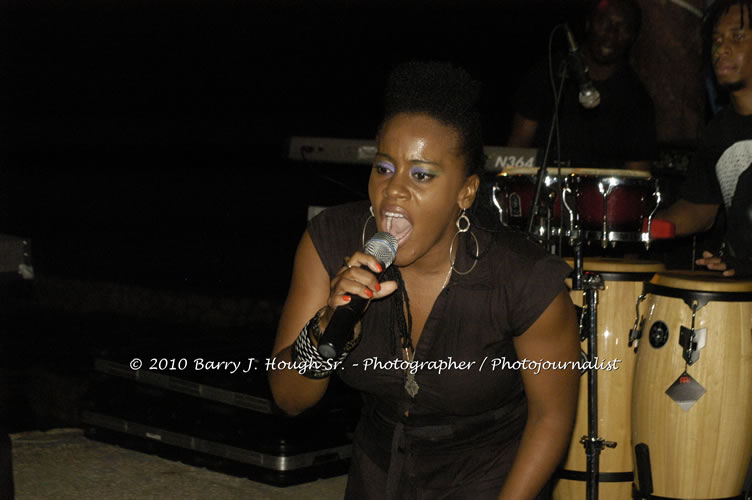 Etana - Live In Concert - One Love Reggae Concert Series 09/10 @ Negril Escape Resort and Spa, December 22, 2009, One Love Drive, West End, Negril, Westmoreland, Jamaica W.I. - Photographs by Net2Market.com - Barry J. Hough Sr, Photographer/Photojournalist - Negril Travel Guide, Negril Jamaica WI - http://www.negriltravelguide.com - info@negriltravelguide.com...!