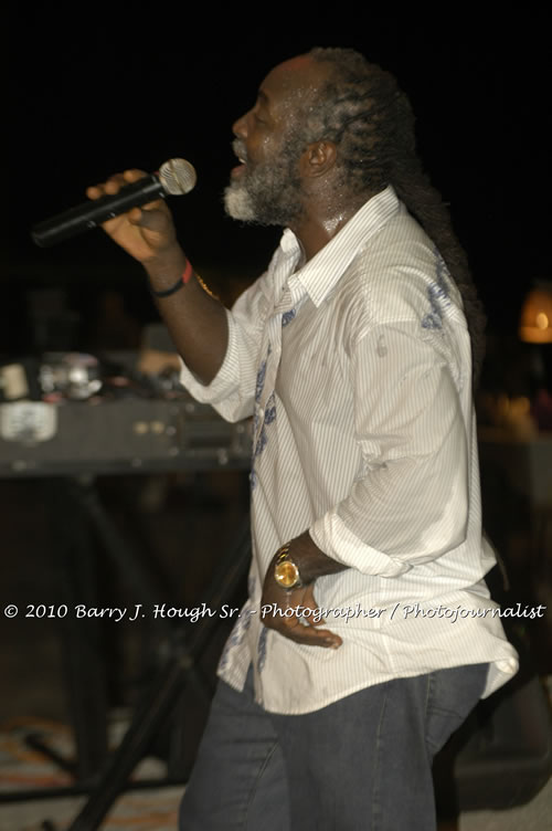 Freddy McGregor - Live In Concert @ Negril Escape Resort and Spa, One Love Drive, West End, Negril, Westmoreland, Jamaica W.I. - Photographs by Net2Market.com - Barry J. Hough Sr, Photographer/Photojournalist - Negril Travel Guide, Negril Jamaica WI - http://www.negriltravelguide.com - info@negriltravelguide.com...!