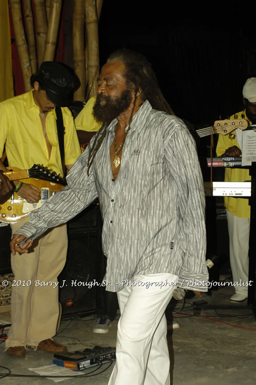 John Holt - Live in Concert - Also featuring Uprising Bank, plus DJ Gemini @ One Love Reggae Concerts Series 09/10 @ Negril Escape Resort & Spa, February 9, 2010, One Love Drive, West End, Negril, Westmoreland, Jamaica W.I. - Photographs by Net2Market.com - Barry J. Hough Sr, Photographer/Photojournalist - The Negril Travel Guide - Negril's and Jamaica's Number One Concert Photography Web Site with over 40,000 Jamaican Concert photographs Published -  Negril Travel Guide, Negril Jamaica WI - http://www.negriltravelguide.com - info@negriltravelguide.com...!