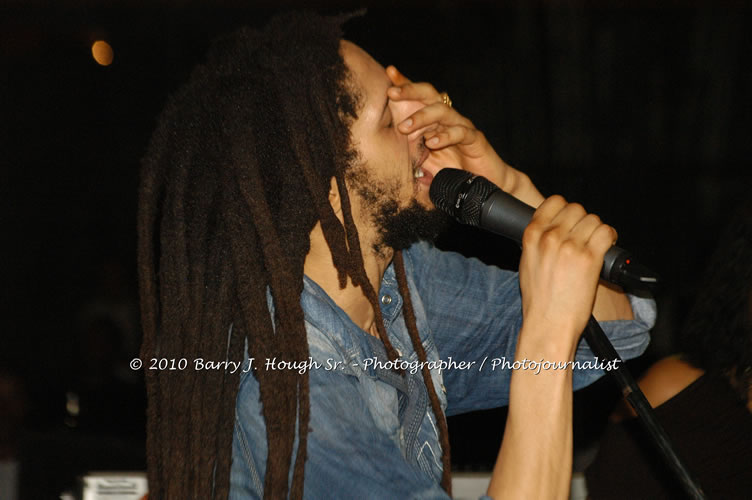 Julian Marley - Grammy Nominee & Son of the Legend Bob Marley - Live in Concert - Also featuring Ras Noble, Power Drill, Iron Head, & Robin Banks - Backing Band Roots Warrior, plus DJ Gemini @ One Love Reggae Concerts Series 09/10 @ Negril Escape Resort & Spa, February 2, 2010, One Love Drive, West End, Negril, Westmoreland, Jamaica W.I. - Photographs by Net2Market.com - Barry J. Hough Sr, Photographer/Photojournalist - The Negril Travel Guide - Negril's and Jamaica's Number One Concert Photography Web Site with over 40,000 Jamaican Concert photographs Published -  Negril Travel Guide, Negril Jamaica WI - http://www.negriltravelguide.com - info@negriltravelguide.com...!