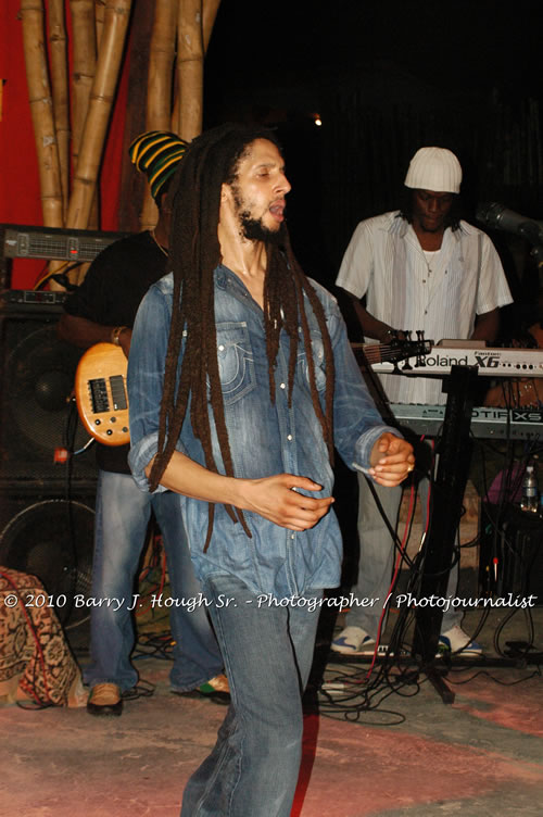 Julian Marley - Grammy Nominee & Son of the Legend Bob Marley - Live in Concert - Also featuring Ras Noble, Power Drill, Iron Head, & Robin Banks - Backing Band Roots Warrior, plus DJ Gemini @ One Love Reggae Concerts Series 09/10 @ Negril Escape Resort & Spa, February 2, 2010, One Love Drive, West End, Negril, Westmoreland, Jamaica W.I. - Photographs by Net2Market.com - Barry J. Hough Sr, Photographer/Photojournalist - The Negril Travel Guide - Negril's and Jamaica's Number One Concert Photography Web Site with over 40,000 Jamaican Concert photographs Published -  Negril Travel Guide, Negril Jamaica WI - http://www.negriltravelguide.com - info@negriltravelguide.com...!