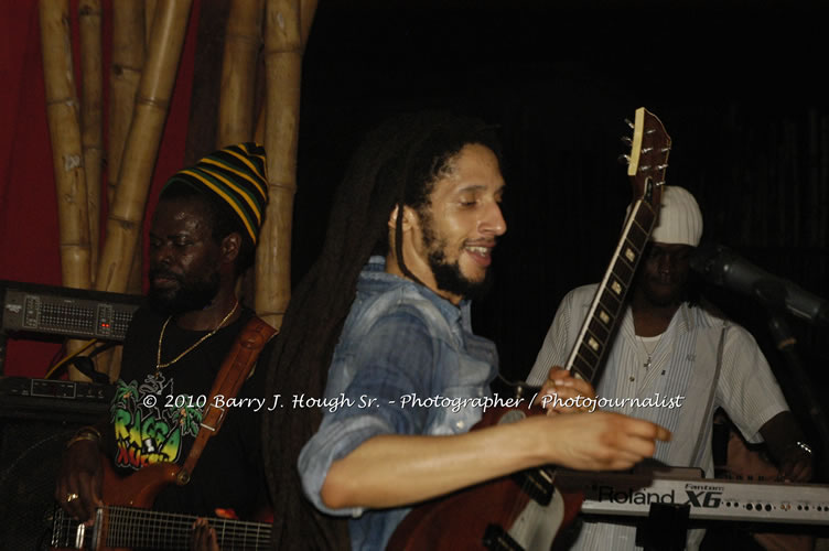 Julian Marley - Grammy Nominee & Son of the Legend Bob Marley - Live in Concert - Also featuring Ras Noble, Power Drill, Iron Head, & Robin Banks - Backing Band Roots Warrior, plus DJ Gemini @ One Love Reggae Concerts Series 09/10 @ Negril Escape Resort & Spa, February 2, 2010, One Love Drive, West End, Negril, Westmoreland, Jamaica W.I. - Photographs by Net2Market.com - Barry J. Hough Sr, Photographer/Photojournalist - The Negril Travel Guide - Negril's and Jamaica's Number One Concert Photography Web Site with over 40,000 Jamaican Concert photographs Published -  Negril Travel Guide, Negril Jamaica WI - http://www.negriltravelguide.com - info@negriltravelguide.com...!