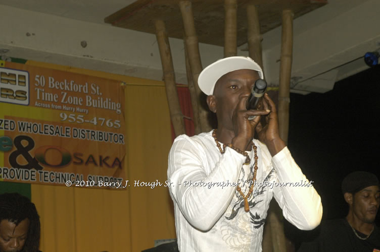 Marcia Griffiths & Edge Michael - Live In Concert - One Love Reggae Concert Series 09/10 @ Negril Escape Resort and Spa, December 29, 2009, One Love Drive, West End, Negril, Westmoreland, Jamaica W.I. - Photographs by Net2Market.com - Barry J. Hough Sr, Photographer/Photojournalist - Negril Travel Guide, Negril Jamaica WI - http://www.negriltravelguide.com - info@negriltravelguide.com...!