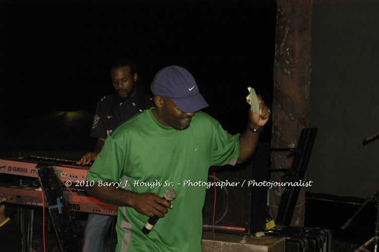 Marcia Griffiths & Edge Michael - Live In Concert - One Love Reggae Concert Series 09/10 @ Negril Escape Resort and Spa, December 29, 2009, One Love Drive, West End, Negril, Westmoreland, Jamaica W.I. - Photographs by Net2Market.com - Barry J. Hough Sr, Photographer/Photojournalist - Negril Travel Guide, Negril Jamaica WI - http://www.negriltravelguide.com - info@negriltravelguide.com...!