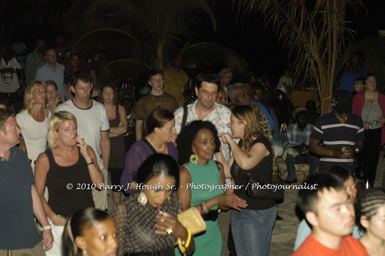 Marcia Griffiths & Edge Michael - Live In Concert - One Love Reggae Concert Series 09/10 @ Negril Escape Resort and Spa, December 29, 2009, One Love Drive, West End, Negril, Westmoreland, Jamaica W.I. - Photographs by Net2Market.com - Barry J. Hough Sr, Photographer/Photojournalist - Negril Travel Guide, Negril Jamaica WI - http://www.negriltravelguide.com - info@negriltravelguide.com...!