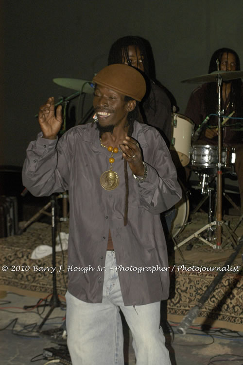 Marcia Griffiths & Edge Michael - Live In Concert - One Love Reggae Concert Series 09/10 @ Negril Escape Resort and Spa, December 29, 2009, One Love Drive, West End, Negril, Westmoreland, Jamaica W.I. - Photographs by Net2Market.com - Barry J. Hough Sr, Photographer/Photojournalist - Negril Travel Guide, Negril Jamaica WI - http://www.negriltravelguide.com - info@negriltravelguide.com...!