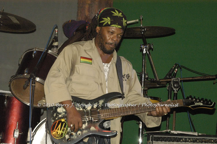 Richie Spice - Live In Concert - One Love Reggae Concert Series 09/10 @ Negril Escape Resort and Spa, January 19, 2010, One Love Drive, West End, Negril, Westmoreland, Jamaica W.I. - Photographs by Net2Market.com - Barry J. Hough Sr, Photographer/Photojournalist - Negril Travel Guide, Negril Jamaica WI - http://www.negriltravelguide.com - info@negriltravelguide.com...!