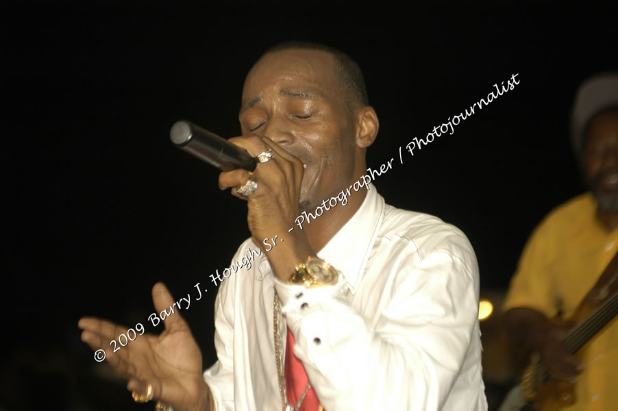  Sanchez - Live in Concert - at the One Love Reggae Concert Series 09/10 @ Negril Escape Resort & Spa - Also Featuring: Timmi Burrell and Justice Merchant- Backing Band Roots Warrior - DJ Gemini - MC Oliver Cargill, Negril Escape Resort & Spa, One Love Drive, West End, Negril, Westmoreland, Jamaica W.I. - Tuesday, November 24, 2009 - Photographs by Net2Market.com - Barry J. Hough Sr, Photographer / Photojournalist - Photos taken with a Nikon D70, D100, or D300 - Negril Travel Guide, Negril Jamaica WI - http://www.negriltravelguide.com - info@negriltravelguide.com...!