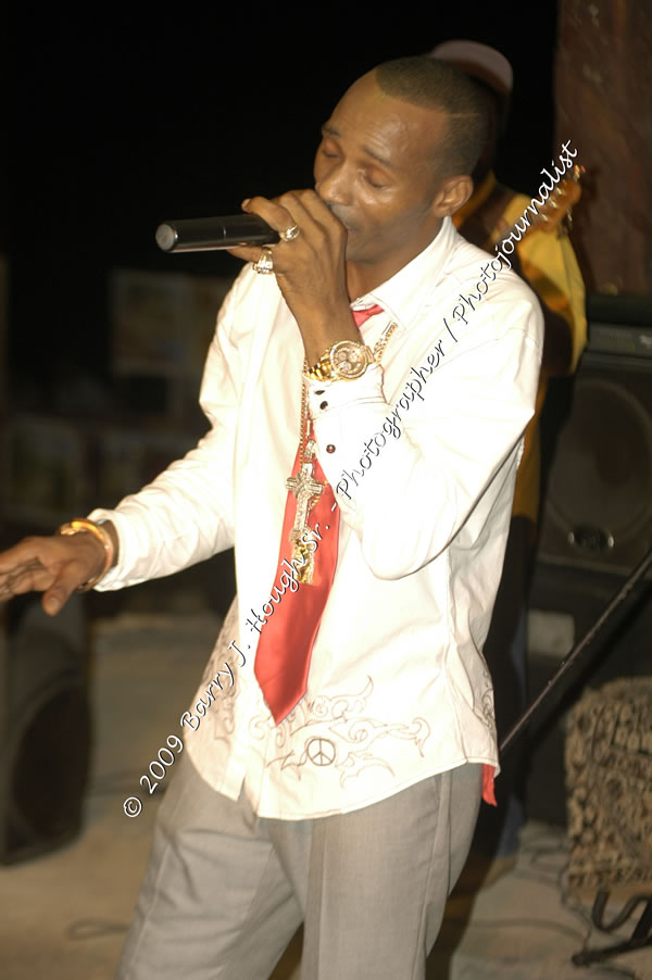  Sanchez - Live in Concert - at the One Love Reggae Concert Series 09/10 @ Negril Escape Resort & Spa - Also Featuring: Timmi Burrell and Justice Merchant- Backing Band Roots Warrior - DJ Gemini - MC Oliver Cargill, Negril Escape Resort & Spa, One Love Drive, West End, Negril, Westmoreland, Jamaica W.I. - Tuesday, November 24, 2009 - Photographs by Net2Market.com - Barry J. Hough Sr, Photographer / Photojournalist - Photos taken with a Nikon D70, D100, or D300 - Negril Travel Guide, Negril Jamaica WI - http://www.negriltravelguide.com - info@negriltravelguide.com...!