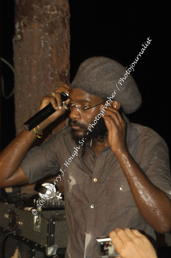  Tarrus Riley - Live in Concert - at the One Love Reggae Concert Series 09/10 @ Negril Escape Resort & Spa - Also Featuring: Mistic Bowie, Monday Justice, Cash, Dean Frazier - DJ Gemini - MC Oliver Cargill, Negril Escape Resort & Spa, One Love Drive, West End, Negril, Westmoreland, Jamaica W.I. - Tuesday, November 17, 2009 - Photographs by Net2Market.com - Barry J. Hough Sr, Photographer / Photojournalist - Photos taken with a Nikon D70, D100, or D300 - Negril Travel Guide, Negril Jamaica WI - http://www.negriltravelguide.com - info@negriltravelguide.com...!