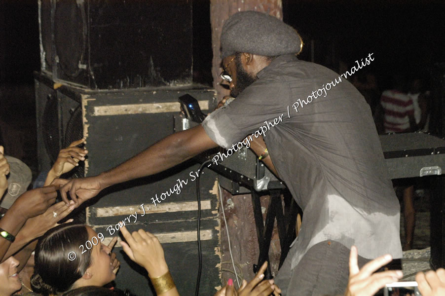  Tarrus Riley - Live in Concert - at the One Love Reggae Concert Series 09/10 @ Negril Escape Resort & Spa - Also Featuring: Mistic Bowie, Monday Justice, Cash, Dean Frazier - DJ Gemini - MC Oliver Cargill, Negril Escape Resort & Spa, One Love Drive, West End, Negril, Westmoreland, Jamaica W.I. - Tuesday, November 17, 2009 - Photographs by Net2Market.com - Barry J. Hough Sr, Photographer / Photojournalist - Photos taken with a Nikon D70, D100, or D300 - Negril Travel Guide, Negril Jamaica WI - http://www.negriltravelguide.com - info@negriltravelguide.com...!