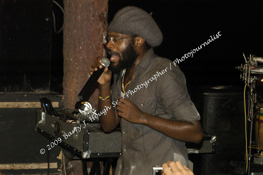  Tarrus Riley - Live in Concert - at the One Love Reggae Concert Series 09/10 @ Negril Escape Resort & Spa - Also Featuring: Mistic Bowie, Monday Justice, Cash, Dean Frazier - DJ Gemini - MC Oliver Cargill, Negril Escape Resort & Spa, One Love Drive, West End, Negril, Westmoreland, Jamaica W.I. - Tuesday, November 17, 2009 - Photographs by Net2Market.com - Barry J. Hough Sr, Photographer / Photojournalist - Photos taken with a Nikon D70, D100, or D300 - Negril Travel Guide, Negril Jamaica WI - http://www.negriltravelguide.com - info@negriltravelguide.com...!