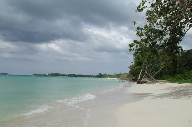 A Photo Walk along Negril's Famous Seven Mile Beach - Negril Travel Guide, Negril Jamaica WI - http://www.negriltravelguide.com - info@negriltravelguide.com...!