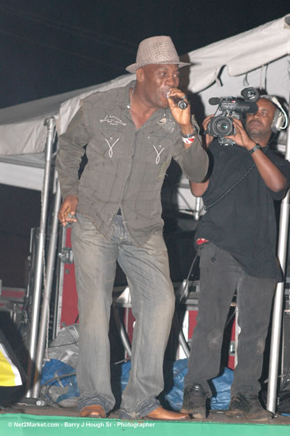 George Nooks @ Tru-Juice Rebel Salute 2007 - Saturday, January 13, 2007, Port Kaiser Sports Club, St. Elizabeth - Negril Travel Guide, Negril Jamaica WI - http://www.negriltravelguide.com - info@negriltravelguide.com...!