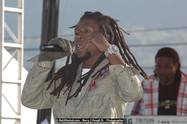 Jah Cure at Tru-Juice Rebel Salute 2008 - The 15th staging of Tru-Juice Rebel Salute, Saturday, January 12, 2008, Port Kaiser Sports Club, St. Elizabeth, Jamaica W.I. - Photographs by Net2Market.com - Barry J. Hough Sr, Photographer - Negril Travel Guide, Negril Jamaica WI - http://www.negriltravelguide.com - info@negriltravelguide.com...!