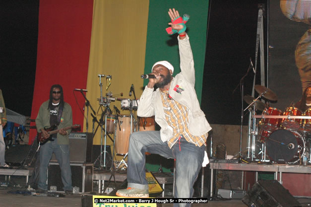 Luton Fyah at Tru-Juice Rebel Salute 2008 - The 15th staging of Tru-Juice Rebel Salute, Saturday, January 12, 2008, Port Kaiser Sports Club, St. Elizabeth, Jamaica W.I. - Photographs by Net2Market.com - Barry J. Hough Sr, Photographer - Negril Travel Guide, Negril Jamaica WI - http://www.negriltravelguide.com - info@negriltravelguide.com...!