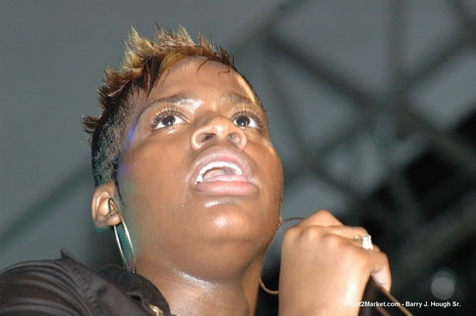 Fantasia - Red Stripe Reggae Sumfest 2005 - International Night #2 - July 23th, 2005 - Negril Travel Guide, Negril Jamaica WI - http://www.negriltravelguide.com - info@negriltravelguide.com...!