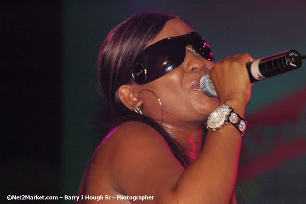 Tanya Stephens - Red Stripe Reggae Sumfest 2007 - Zenith - Saturday, July 21, 2007 - Catherine Hall, Montego Bay, St James, Jamaica W.I. - Negril Travel Guide, Negril Jamaica WI - http://www.negriltravelguide.com - info@negriltravelguide.com...!