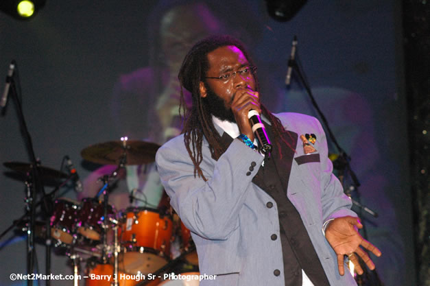 Tarrus Riley - Red Stripe Reggae Sumfest 2007 - Zenith - Saturday, July 21, 2007 - Catherine Hall, Montego Bay, St James, Jamaica W.I. - Negril Travel Guide, Negril Jamaica WI - http://www.negriltravelguide.com - info@negriltravelguide.com...!