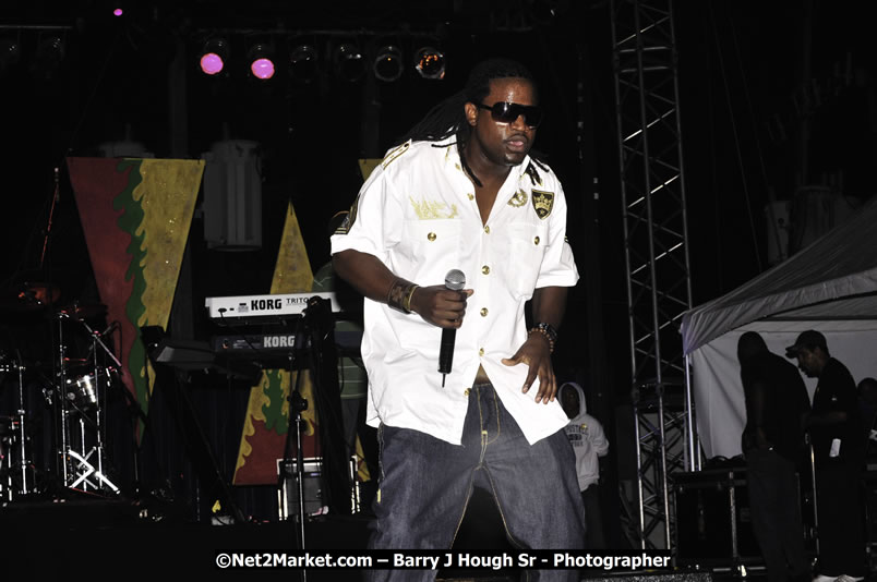 Bonafide @ Red Stripe Reggae Sumfest 2008 International Night 2, Catherine Hall, Montego Bay - Saturday, July 19, 2008 - Reggae Sumfest 2008 July 13 - July 19, 2008 - Photographs by Net2Market.com - Barry J. Hough Sr. Photojournalist/Photograper - Photographs taken with a Nikon D300 - Negril Travel Guide, Negril Jamaica WI - http://www.negriltravelguide.com - info@negriltravelguide.com...!