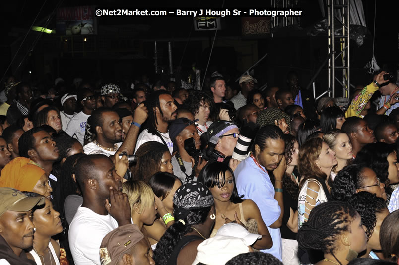 Lil Wayne @ Red Stripe Reggae Sumfest 2008 International Night 2, Catherine Hall, Montego Bay - Saturday, July 19, 2008 - Reggae Sumfest 2008 July 13 - July 19, 2008 - Photographs by Net2Market.com - Barry J. Hough Sr. Photojournalist/Photograper - Photographs taken with a Nikon D300 - Negril Travel Guide, Negril Jamaica WI - http://www.negriltravelguide.com - info@negriltravelguide.com...!